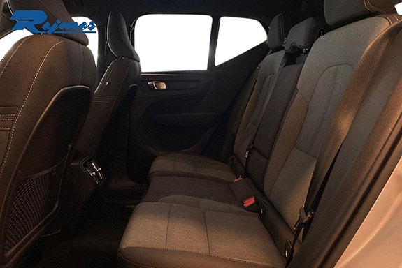 Volvo XC40 13 of 19