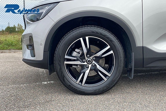 Volvo XC40 15 of 19