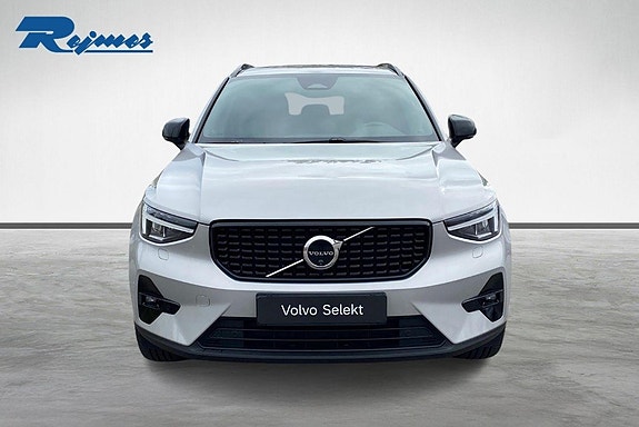 Volvo XC40 19 of 19