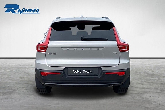 Volvo XC40 18 of 19