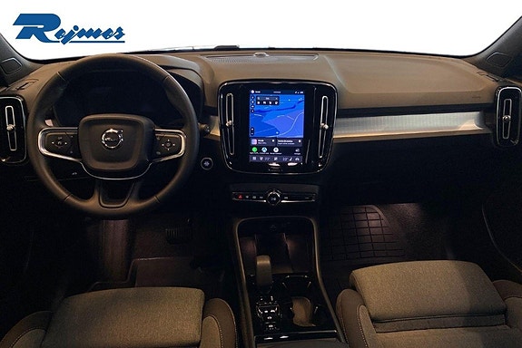 Volvo XC40 10 of 19