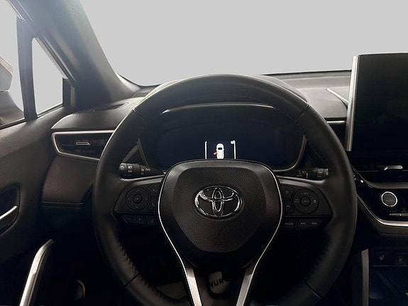 Toyota Corolla Cross 9 of 15