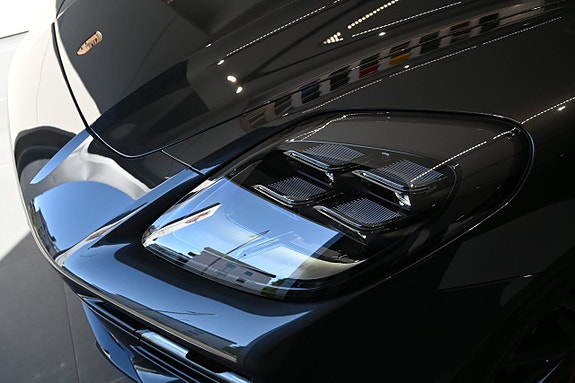 Porsche Panamera 4S 3 of 24
