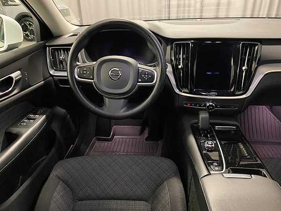 Volvo V60 7 of 23