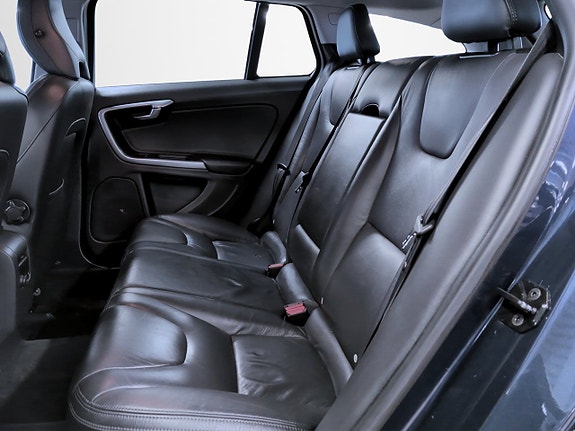 Volvo V60 13 of 15