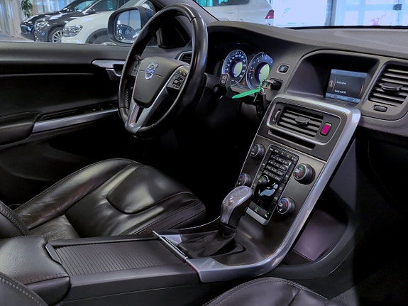 Volvo V60 12 of 15