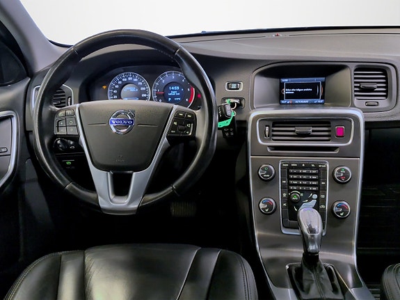Volvo V60 8 of 15