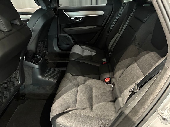 Volvo V90 10 of 20