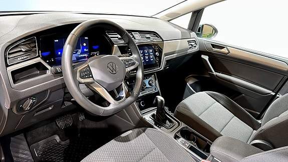 Volkswagen Touran 7 of 21