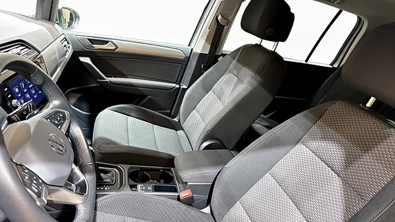 Volkswagen Touran 8 of 21