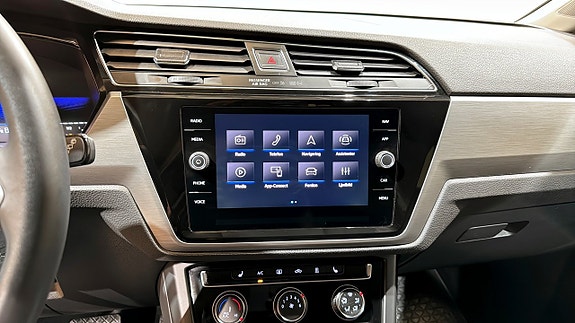 Volkswagen Touran 9 of 21