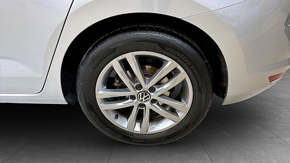 Volkswagen Touran 6 of 21