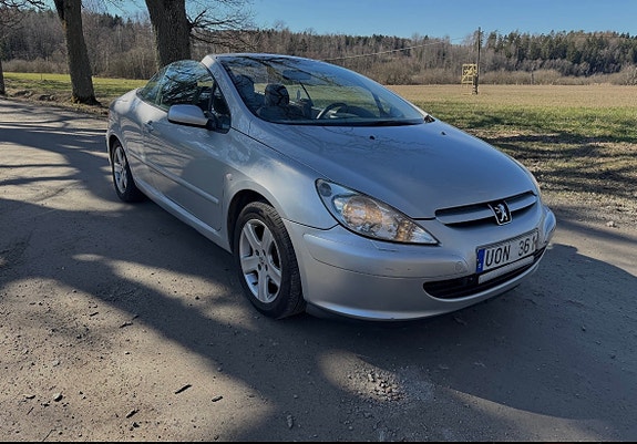 Peugeot 307 CC 3 of 8