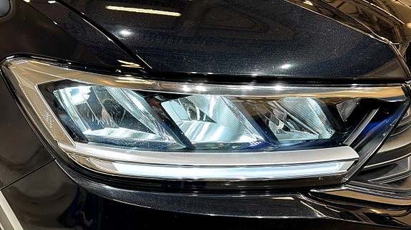 Volkswagen T-Roc 14 of 19