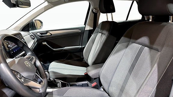 Volkswagen T-Roc 8 of 19