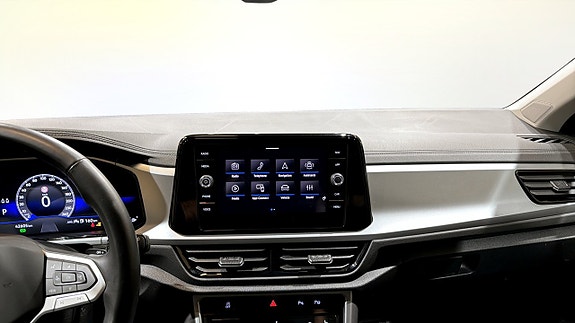 Volkswagen T-Roc 9 of 19