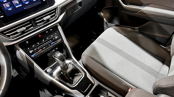Volkswagen T-Roc 15 of 19