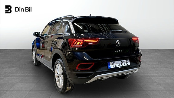 Volkswagen T-Roc 3 of 19