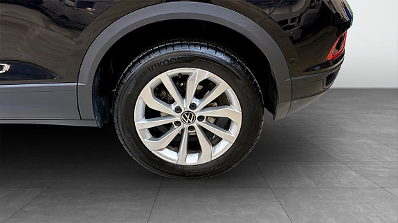 Volkswagen T-Roc 6 of 19