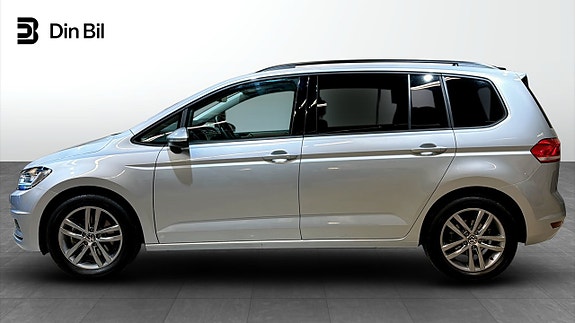 Volkswagen Touran 2 of 21