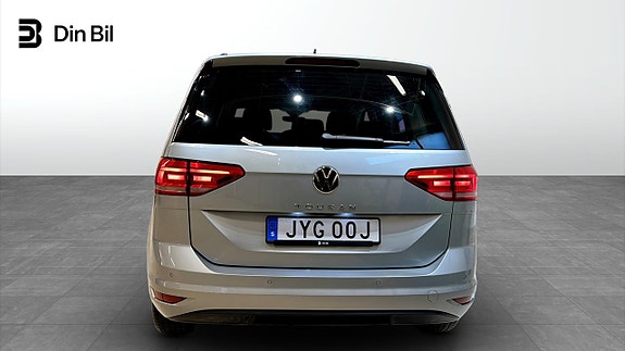 Volkswagen Touran 5 of 21