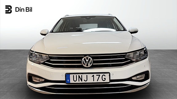 Volkswagen Passat 4 of 13