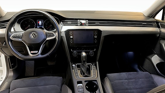 Volkswagen Passat 10 of 13