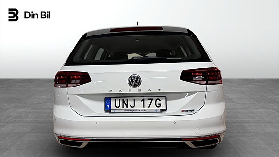 Volkswagen Passat 5 of 13