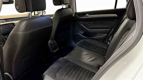 Volkswagen Passat 11 of 13