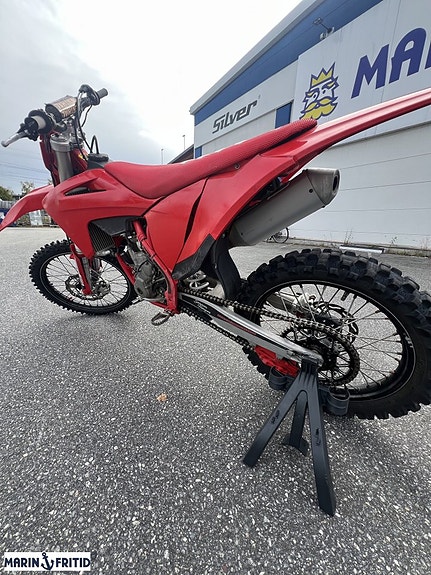 GasGas MC 250 F (2023) 3 of 10