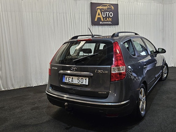 Hyundai i30 2 of 7