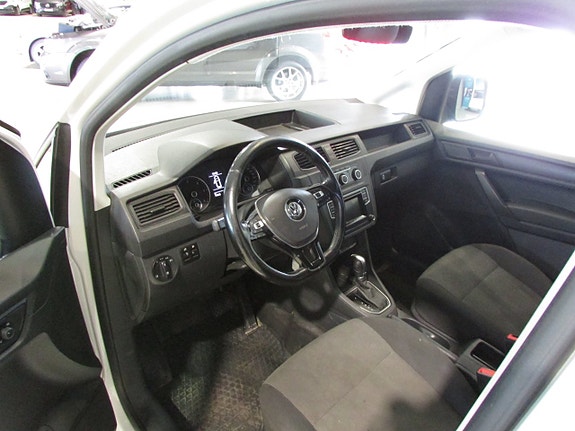 Volkswagen Caddy Maxi 12 of 17