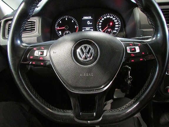 Volkswagen Caddy Maxi 14 of 17