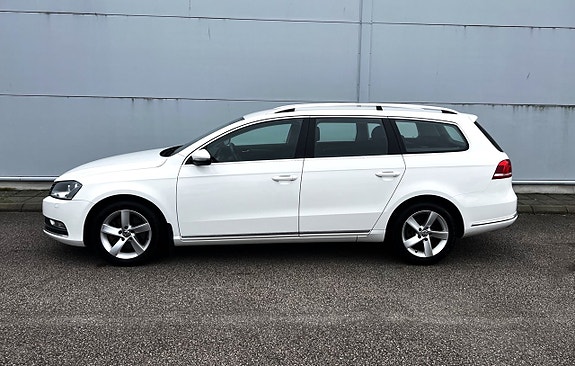 Volkswagen Passat 2 of 8
