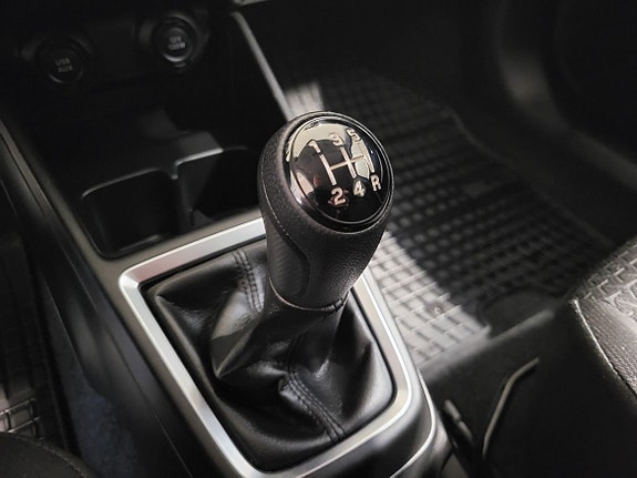 Suzuki Swift 10 of 13