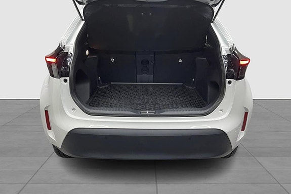 Toyota Yaris Cross 4 of 17