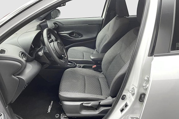 Toyota Yaris Cross 13 of 17