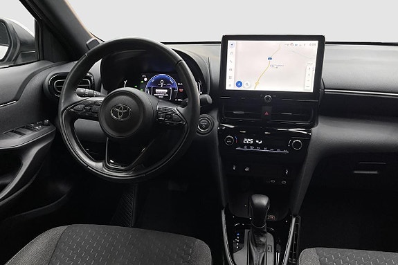 Toyota Yaris Cross 12 of 17