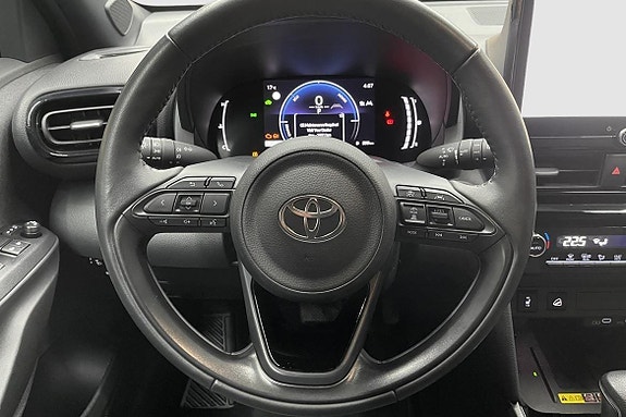 Toyota Yaris Cross 16 of 17