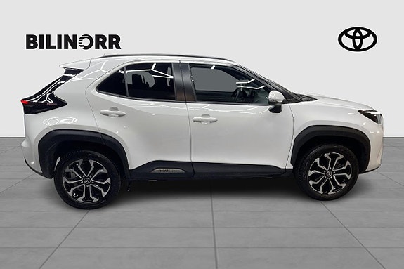 Toyota Yaris Cross 6 of 17