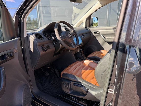 Volkswagen Caddy Maxi 6 of 8