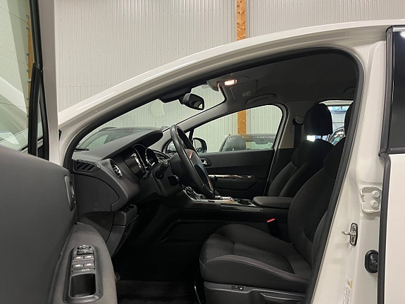 Peugeot 3008 16 of 17