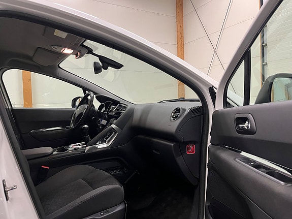 Peugeot 3008 10 of 17