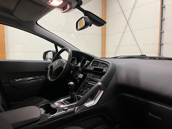 Peugeot 3008 12 of 17