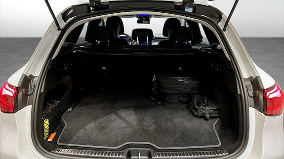 Mercedes-Benz GLC300 e 11 of 13