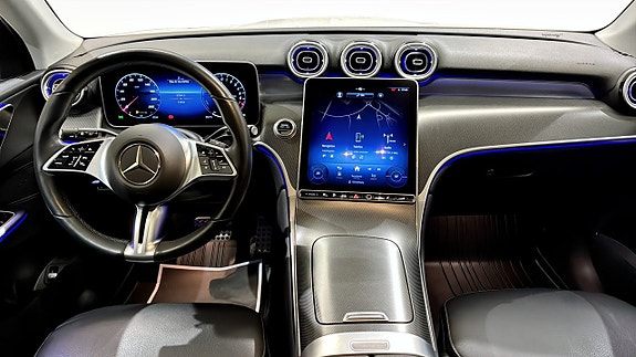 Mercedes-Benz GLC300 e 8 of 13