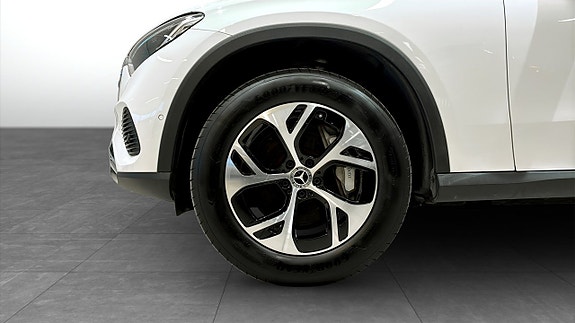 Mercedes-Benz GLC300 e 13 of 13