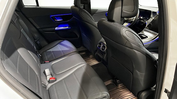 Mercedes-Benz GLC300 e 10 of 13