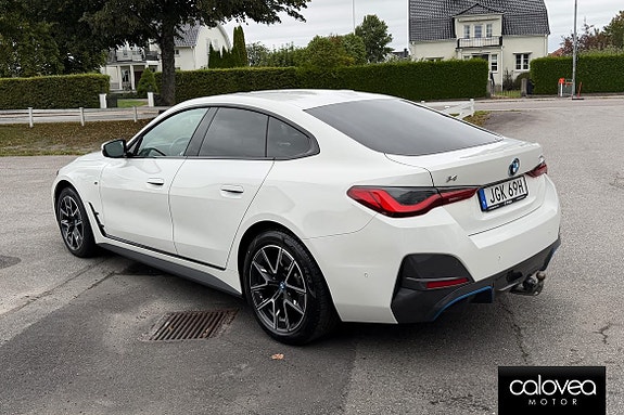 BMW i4 14 of 18