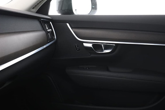 Volvo V90 Cross Country 30 of 30